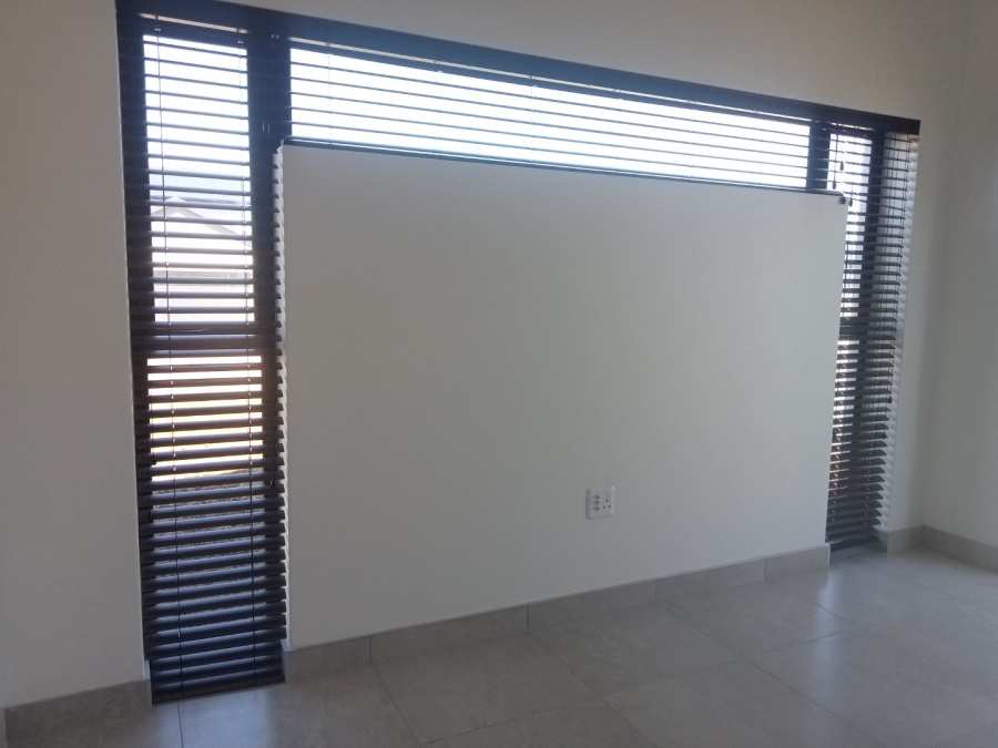To Let 3 Bedroom Property for Rent in Le Grand Golf Estate Western Cape